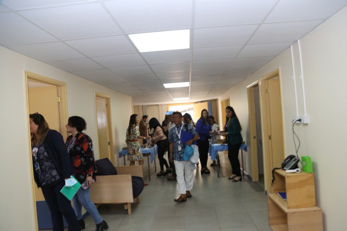 VAN_BUREN_'s tweet photo. Directivos del Hospital Carlos Van Buren inauguraron las remodeladas dependencias del Club Infantil Snoopy, institución de 43 años de existencia que hoy cuenta con nuevas instalaciones, gracias al apoyo de la Fundación George Mustakis y fondos propios del recinto asistencial. https://t.co/CP6sMEc4gP
