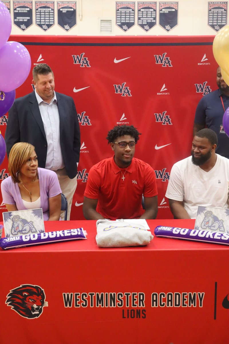 WALionsBasketb1's tweet photo. Super excited for our guy Jaylen Carey (@Jaylencarey1)who signed his National Letter of Intent to play at James Madison University @JMUMBasketball today in front of family and friends.  #LionsforLife @FutureDraftStyl @Rivals @nightrydaselite @BoxScoreReport @PBCBBallForum https://t.co/vYQQrjqCrf