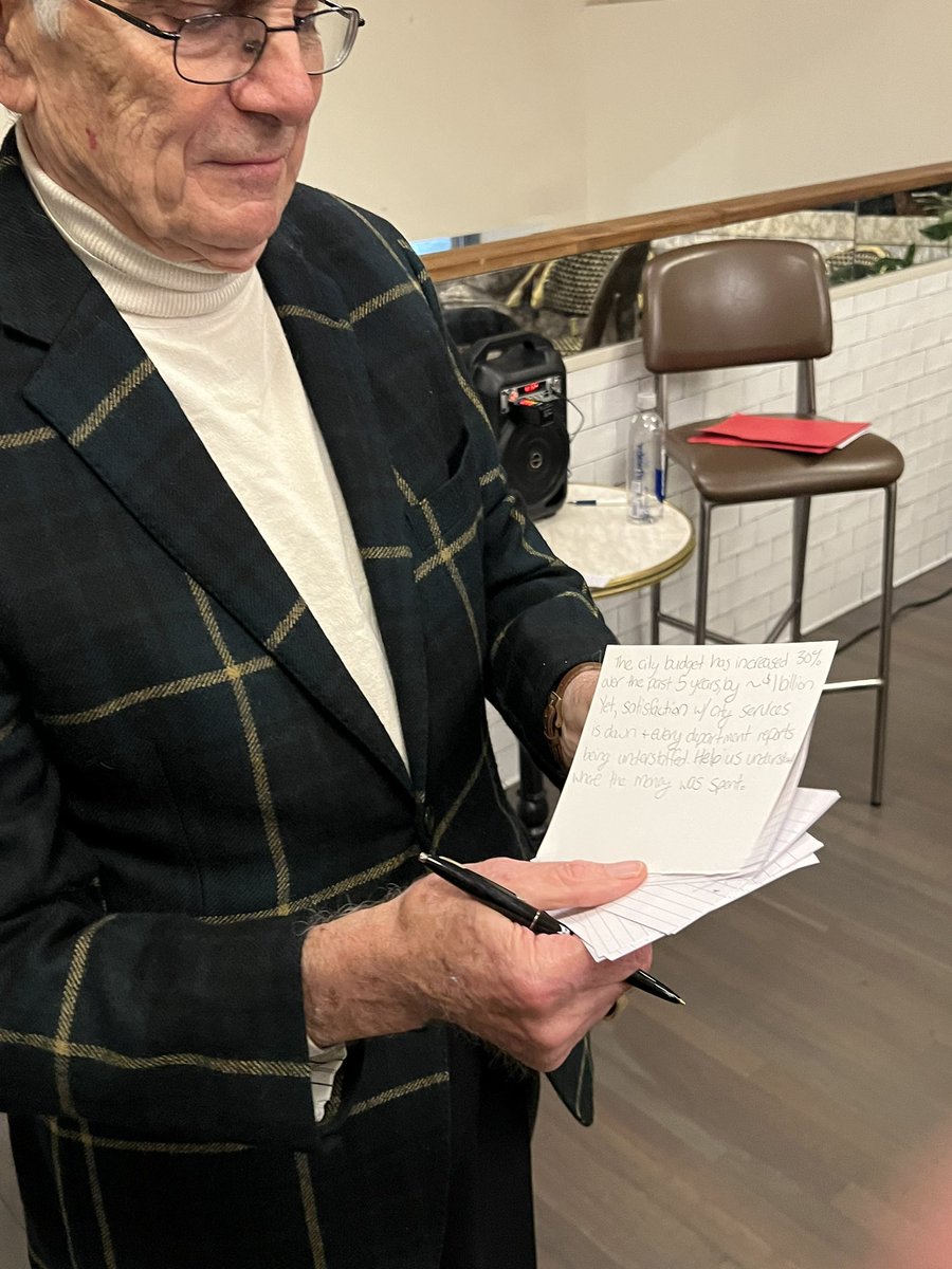 _PhillyForward's tweet image. Questions from the audience being prepared for Helen Gym. #PhillyBillOfRights