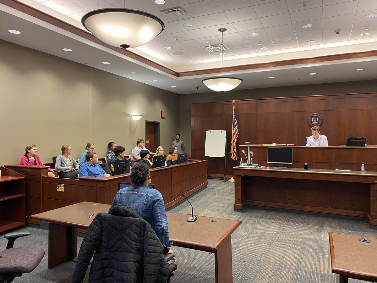 OfcSoto's tweet photo. Teen Court students had another opportunity to hear three more cases. Very impressed with the maturity and questions by this group. @hpsProud #RealCases @newsHEC https://t.co/n3GztyKCTh