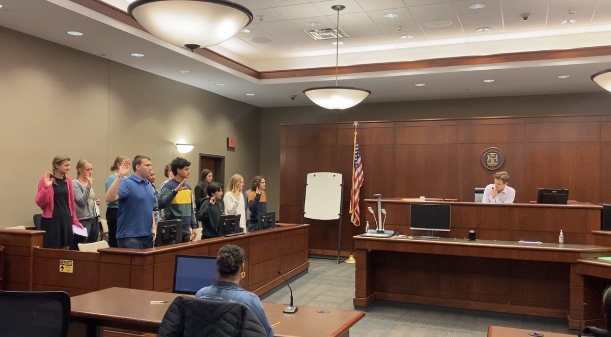 OfcSoto's tweet photo. Teen Court students had another opportunity to hear three more cases. Very impressed with the maturity and questions by this group. @hpsProud #RealCases @newsHEC https://t.co/n3GztyKCTh