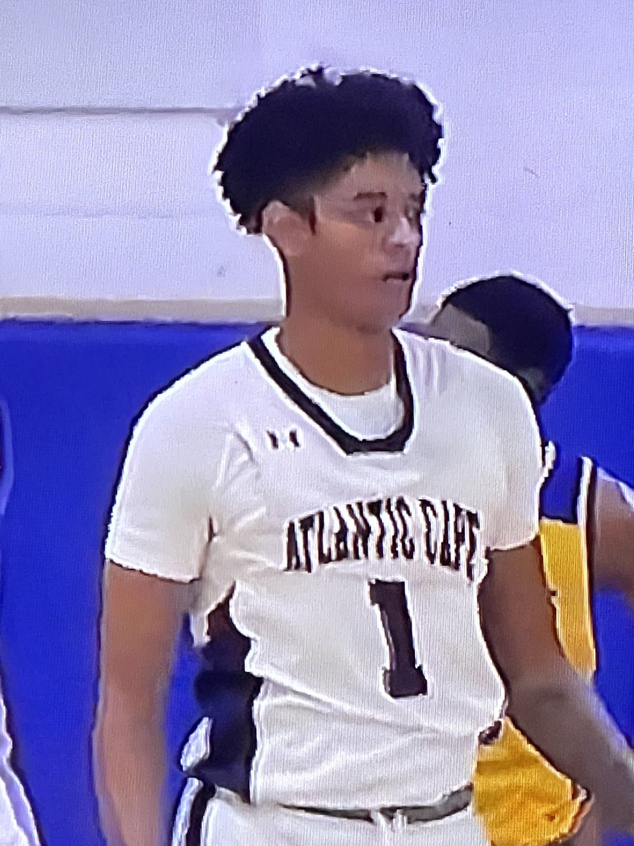 BigShotsSCMedia's tweet photo. Christian Ferguson back to back to back 3’s for Atlantic Cape! Ferguson is 4-7 from deep, 4-4 from the FT line with 4 minutes to go! #KeepWorking @iamchrisferg https://t.co/zI2c1LEYyF