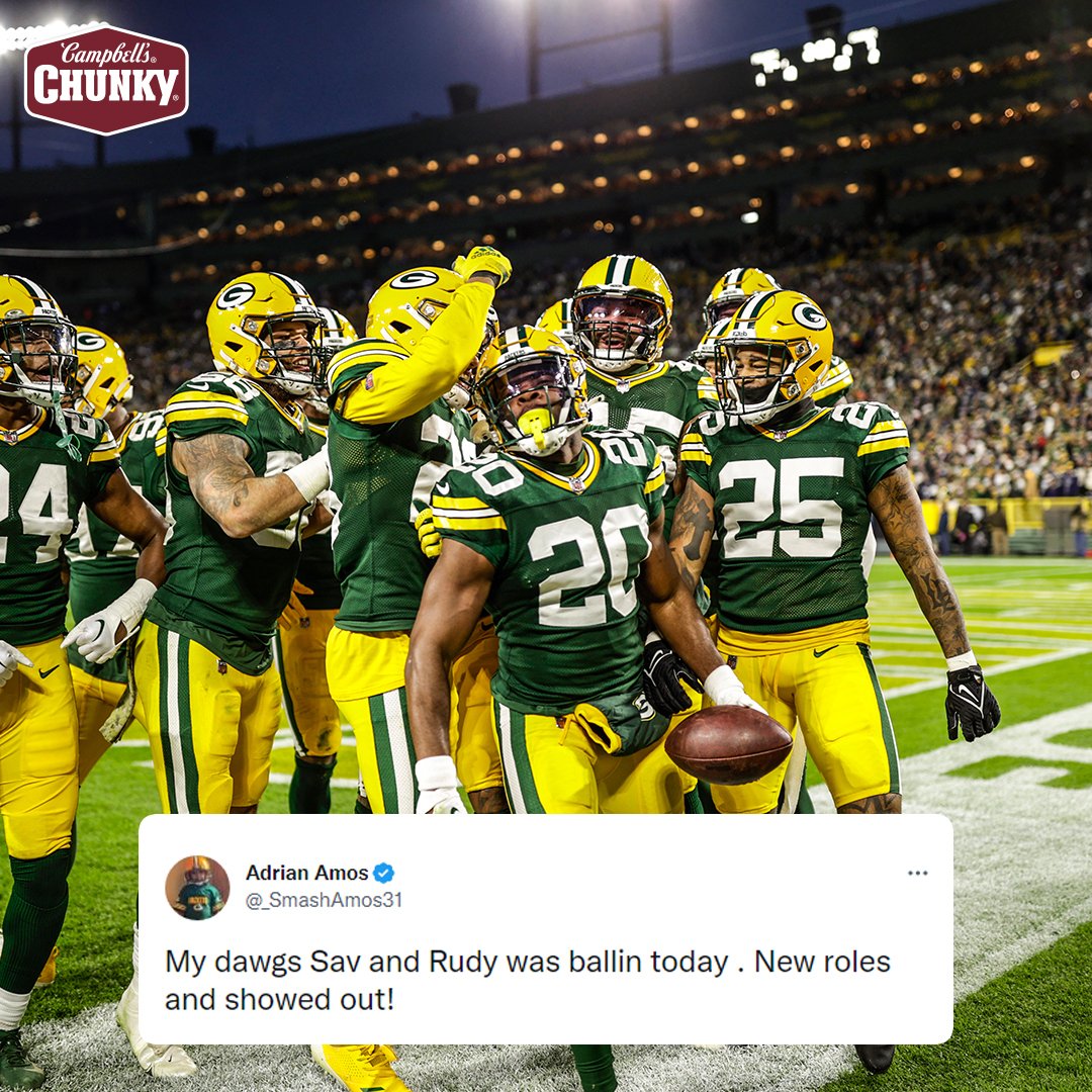 packers's tweet photo. Turning the page from Week 10... 📖

#GoPackGo | #LunchtimeHalftime https://t.co/hIHZP5vFqT