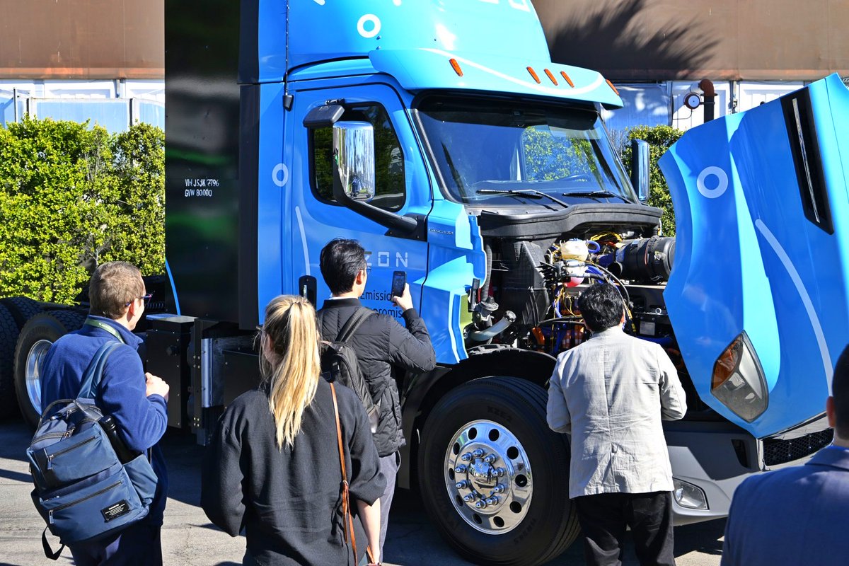 StrategenNews's tweet photo. At Catalyst H2, we have an exciting display of #GreenHydrogen technology featuring Toyota's Mirai, Toyota and Hyzon’s Class 8 trucks, and GKN Hydrogen's metal hydride hydrogen storage. #hydrogen #hydrogenfuelcells #hydrogeneconomy #CatalystH2 https://t.co/PLe28VqdJl
