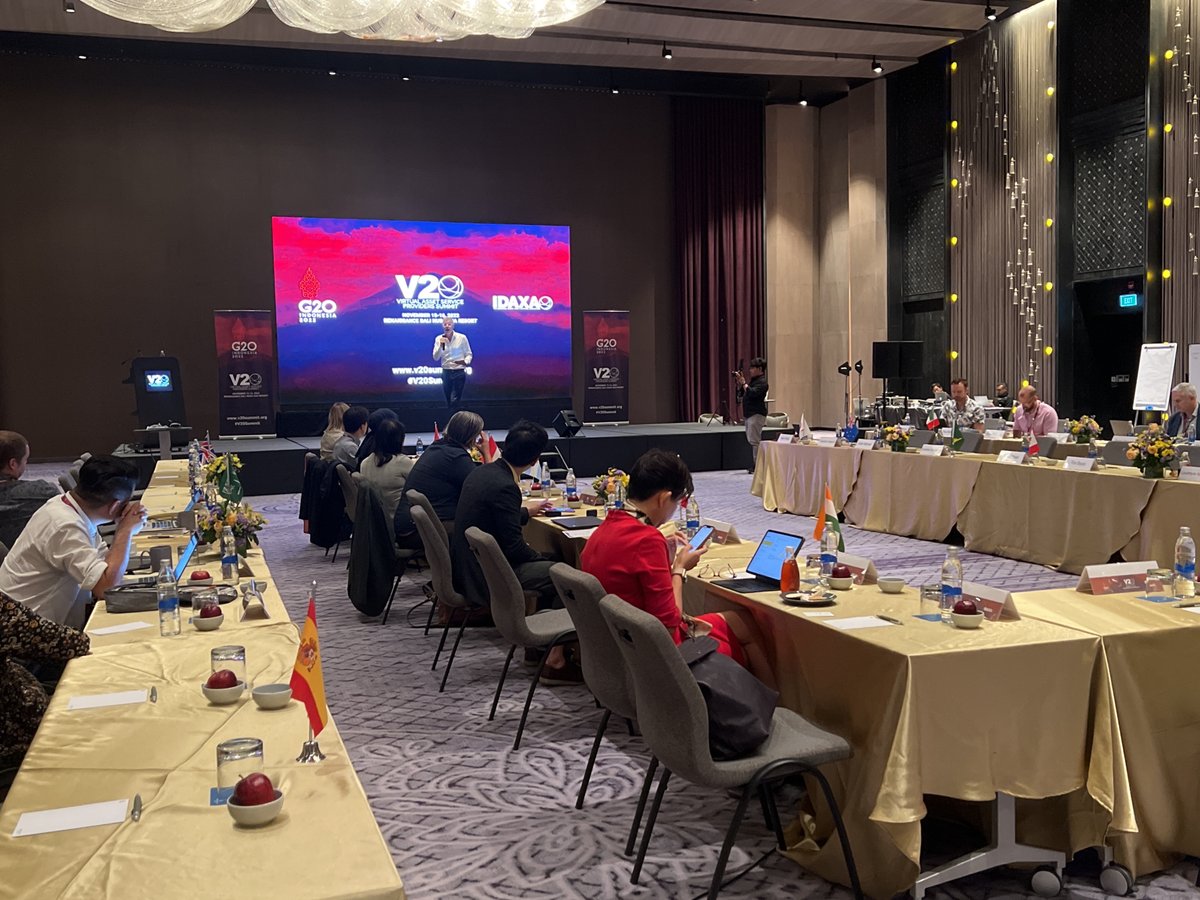 DAY 2 #v20summit breakout groups begin