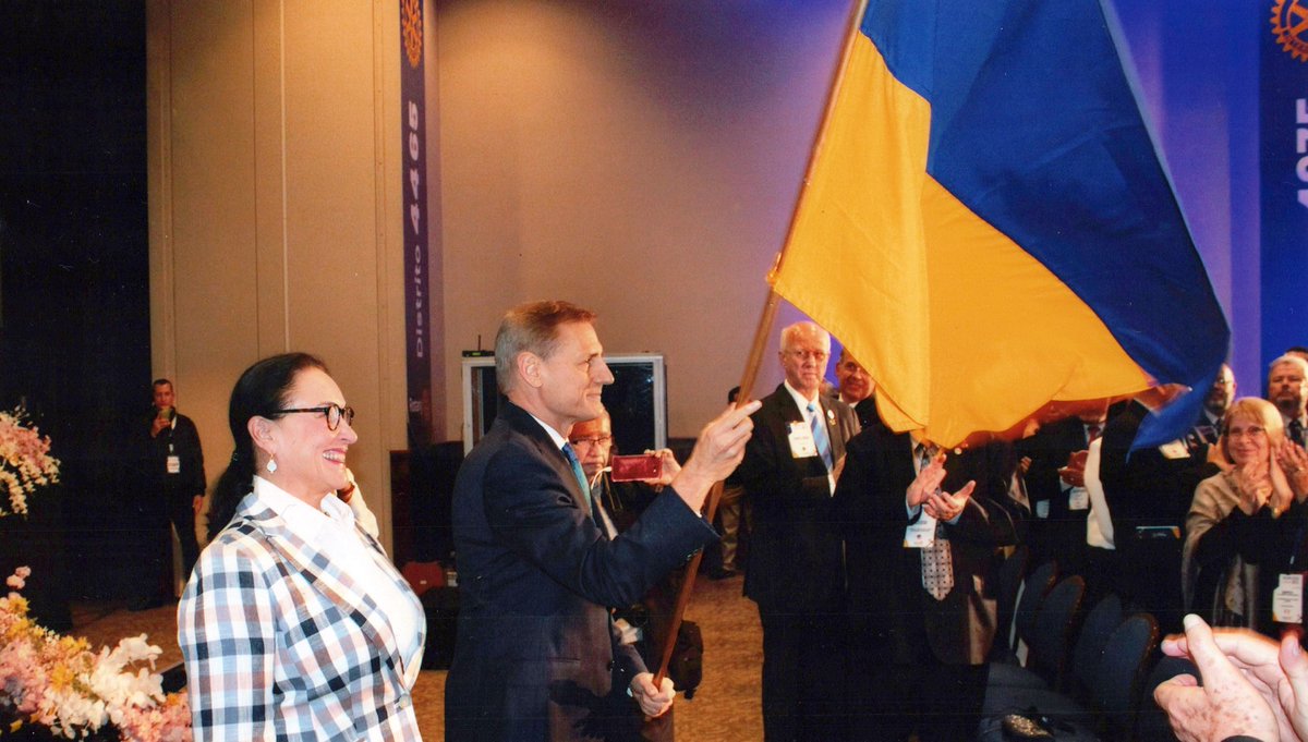 JohnHewko's tweet photo. Was honored to carry the Ukrainian flag w/ Marga at the opening flag ceremony at the #Rotary Institute in Lima, Peru. Thx again to all the South American Rotarians who have supported the Ukraine relief efforts! ⁦@Rotary⁩ https://t.co/5FSZYNKPPL