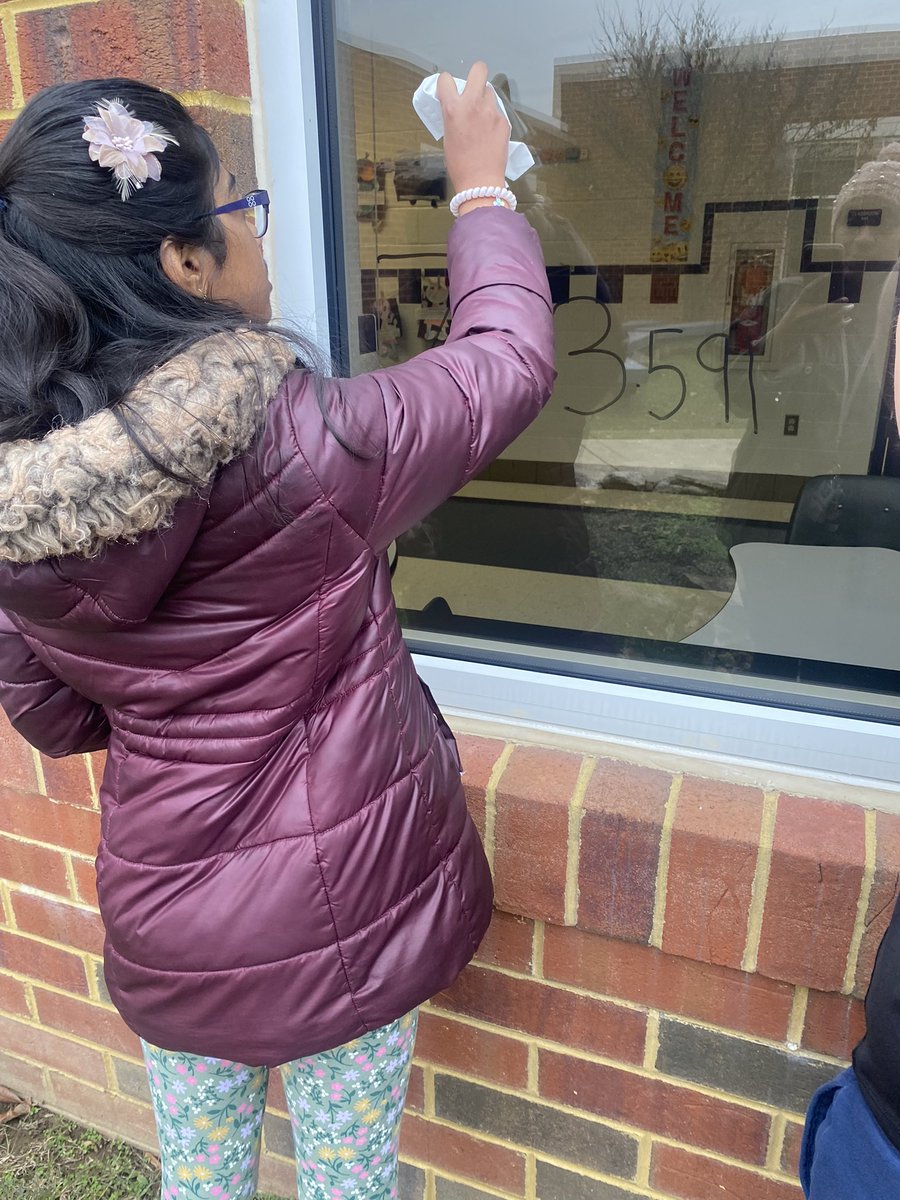 alexis james tweet media