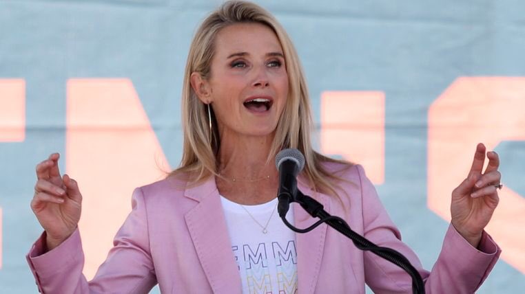 #Respect to Jennifer Siegel Newsom &amp; other Weinstein victims. #EnoughIsEnough #NoMeansNo #MeToo. news.sky.com/story/californ…
California governor's wife Jennifer Siebel Newsom breaks down in tears as she accuses Harvey Weinstein of rape