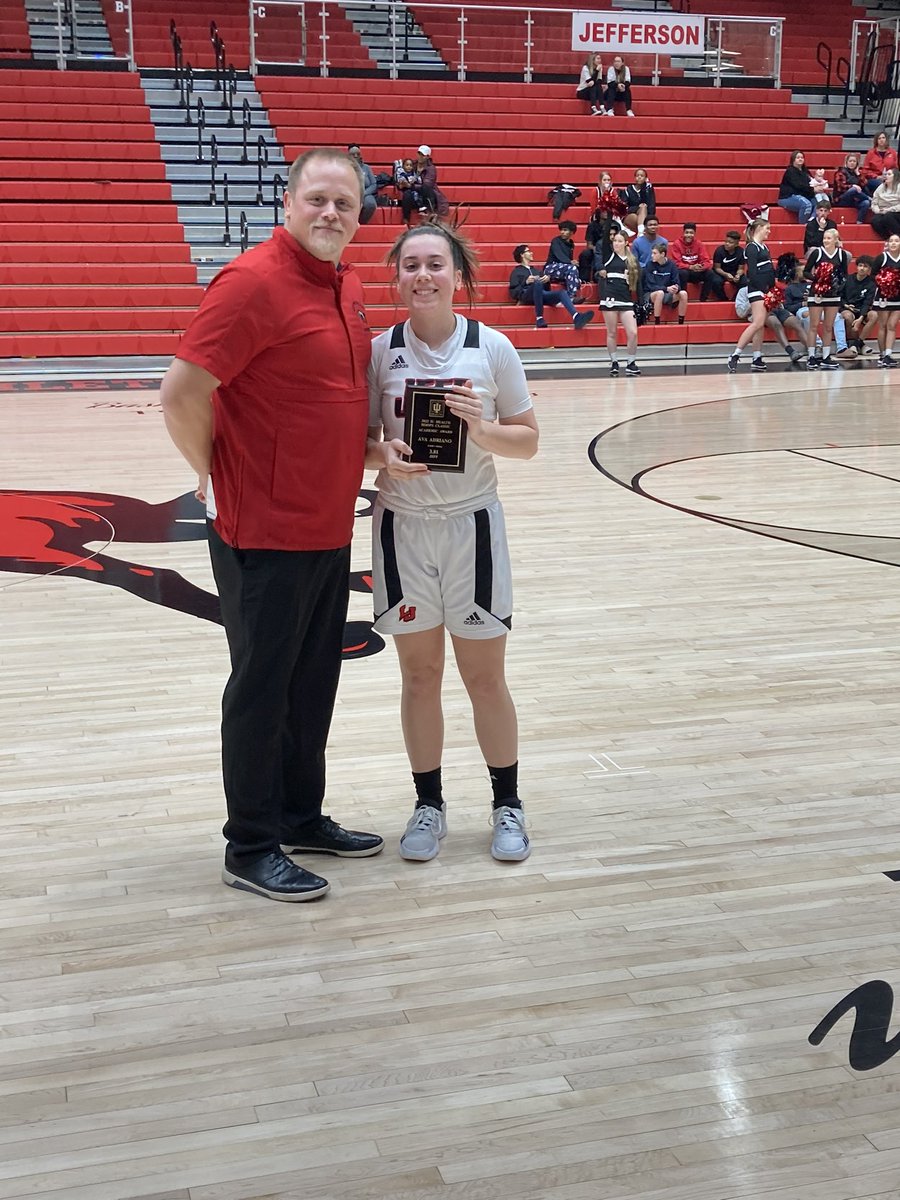JeffAthletics's tweet photo. Congrats to Ava Adriano of Lafayette Jeff and Ella Fabian of Central Catholic for being the IU Health Hoops Classic Academic Award winners for their schools this year! https://t.co/UgjLXpzOJ5