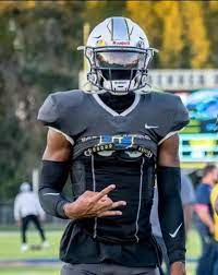Congratulations to c/o 23 <a href="/SteinbrennerFB/">SteinbrennerFootball</a> WR 
@dcarterjr2020 for being ranked #16 in Receiving in Florida w/ 905 yds at the end of the regular season! Congrats to you &amp; your Warrior teammates on a great season. #UpGradeYourOFFSEASON 
<a href="/FlaHSFootball/">FloridaHSFootball.com</a> <a href="/larryblustein/">Blustein Recruiting</a>