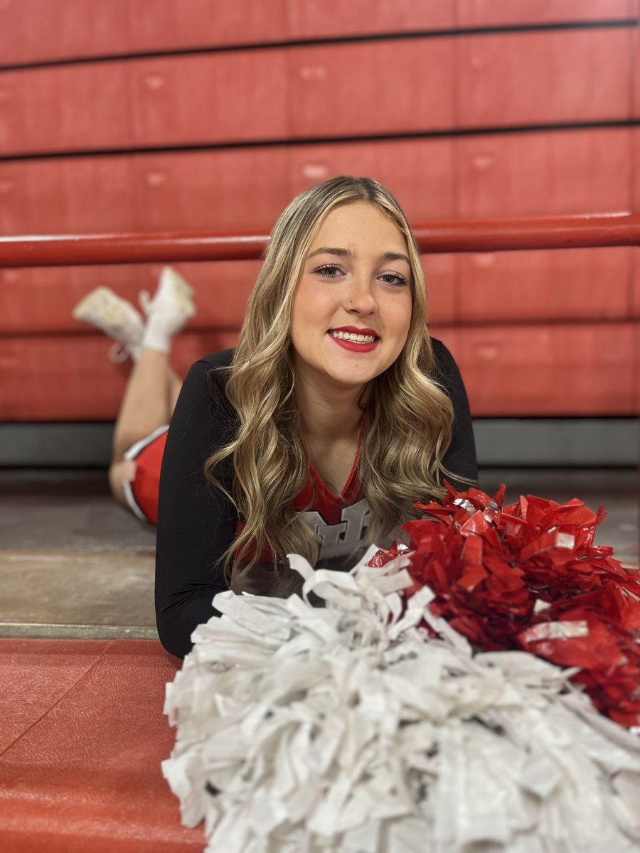 Showing some love to our two senior winter cheerleaders ❤️ Alli &amp; Kadance #newpalproud #cheer @misspadgettnpjh @SouthernHancock <a href="/VoelzJames/">New Palestine High School</a> @MitchanerNPHS <a href="/MooreNPJH/">NPHS Asst. Principal & Girls Varsity 🏀 Coach</a>