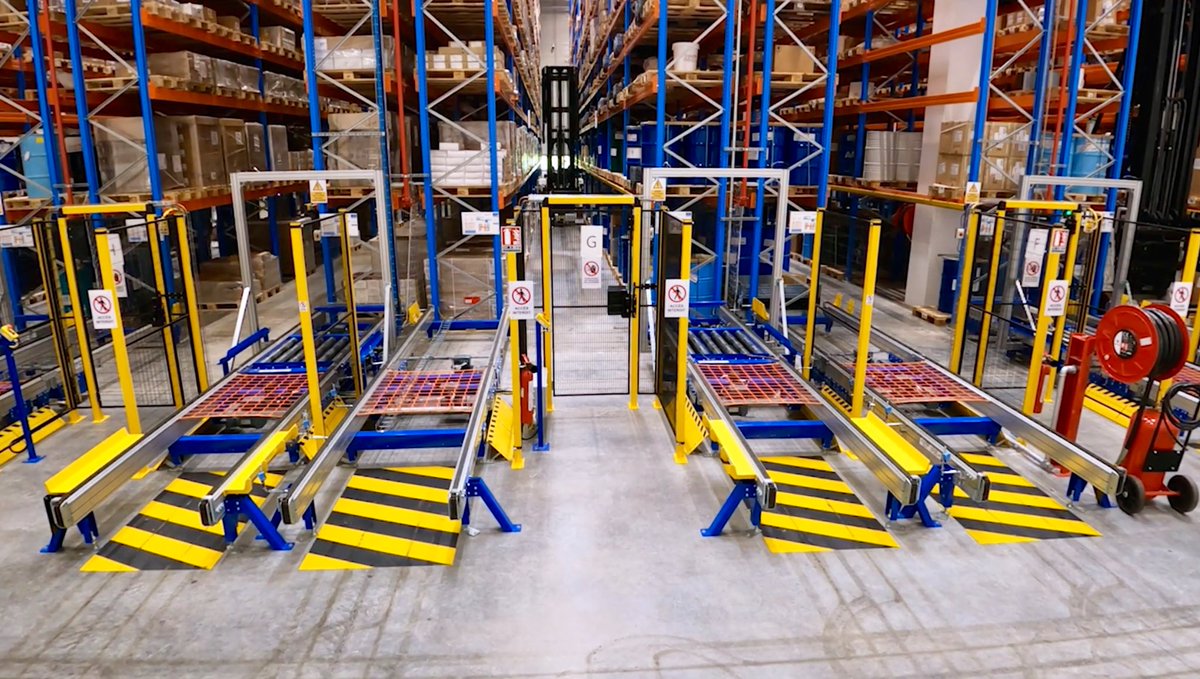 Kriscorti's tweet photo. Le nouveau bâtiment du site de production L’Oréal d’Ormes accueille une solution d'automatisation du stockage composée d'AGV d'Alstef Group

Sol industriel #ECOFREEPLAN 🤖🌿 créé par @RCRIF |@PLACEO_FRANCE  et @Monofloor_FR 

https://t.co/zMh4YR5NNH https://t.co/iUsrNpQlvq
