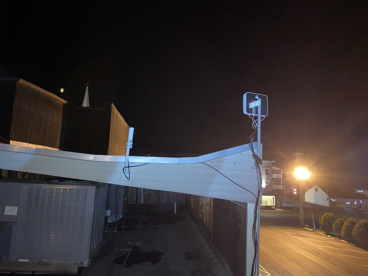 amosedale's tweet photo. #nekvt #rt105 in the lines home .. heart like a truck #cellular antenna install @techmosedale @DollarTree yeee. https://t.co/z8DadLfj5C
