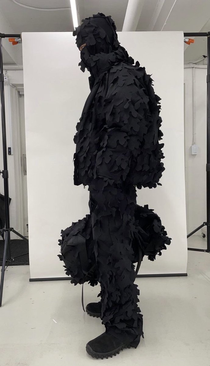 fffdocs's tweet image. Off White "Equipment" (2022)