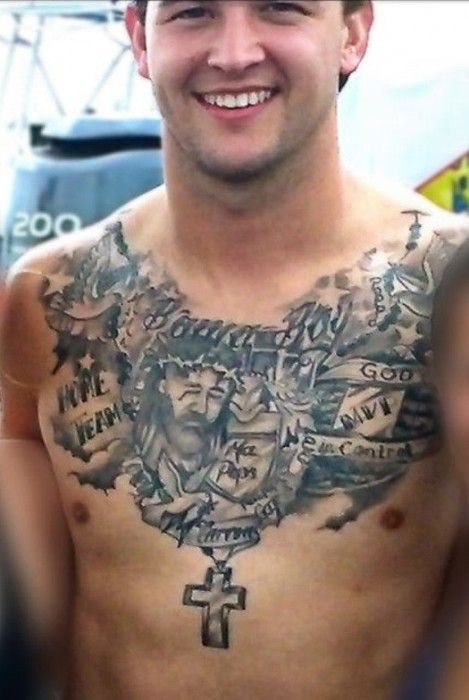 His chest tat looks like our logo #kakaw