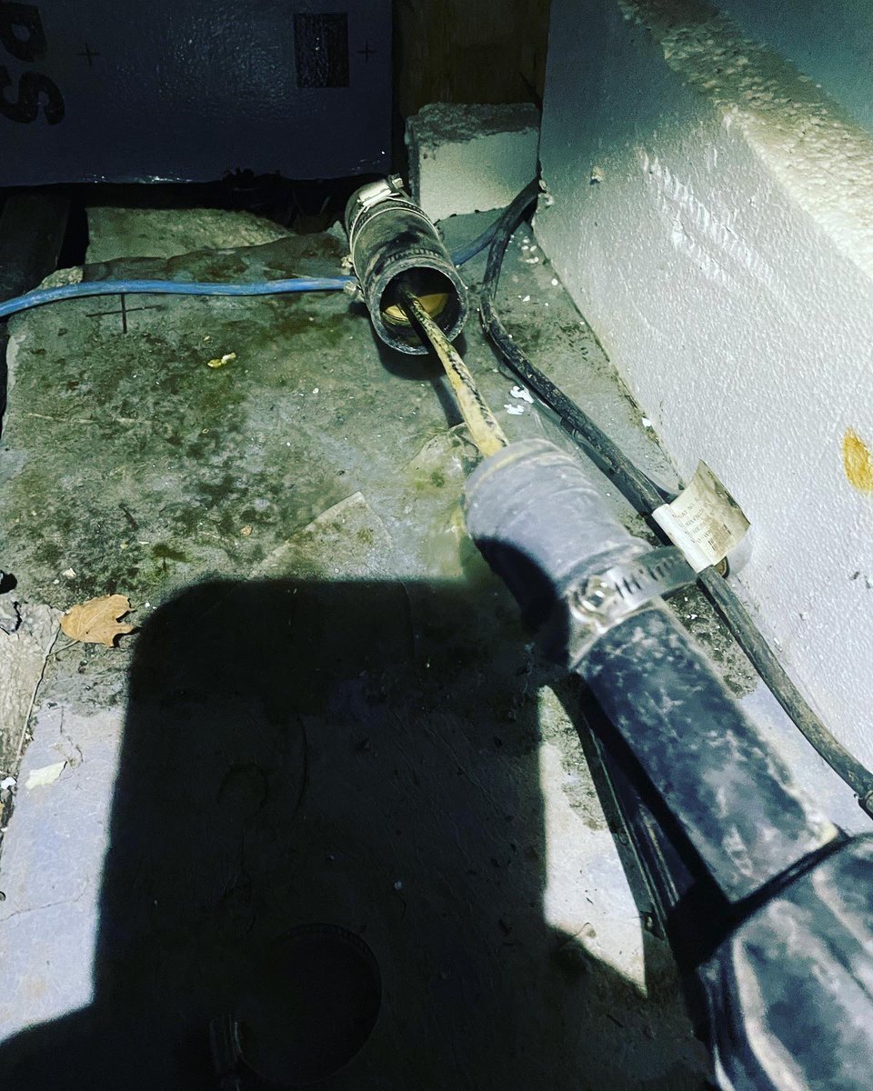 SoulGardenFarm's tweet photo. Filling the beast and sinking the heat cable and packing fresh #ontag #fruit #goldenberries In November 👨‍🌾🤘🔥🔥🔥 https://t.co/heTJ0XPm1G