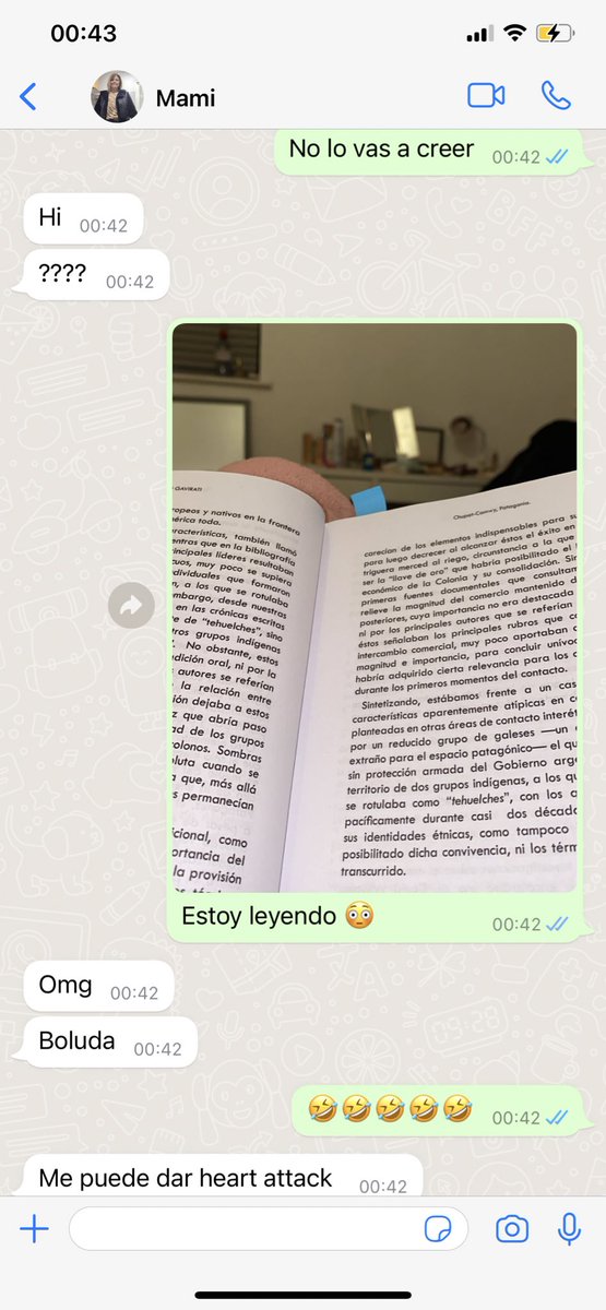ElinaGriffiths's tweet photo. Hasta nuestra mamá mezcla sus idiomas🤣 https://t.co/LIbfyofk3c