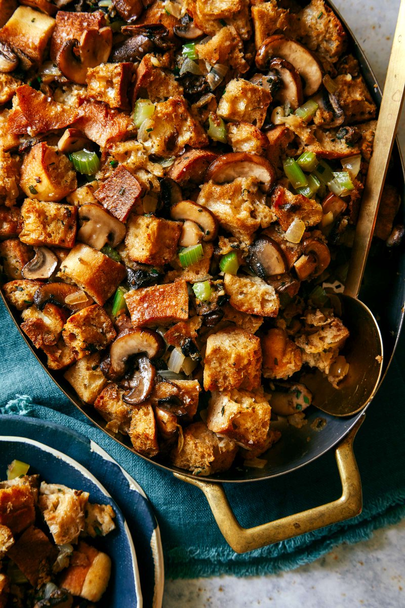 We love this Mushroom and Sage Stuffing so much! It's easy to make, delicious and vegetarian friendly! A perfect stuffing for thanksgiving!   spoonforkbacon.com/mushroom-and-s…