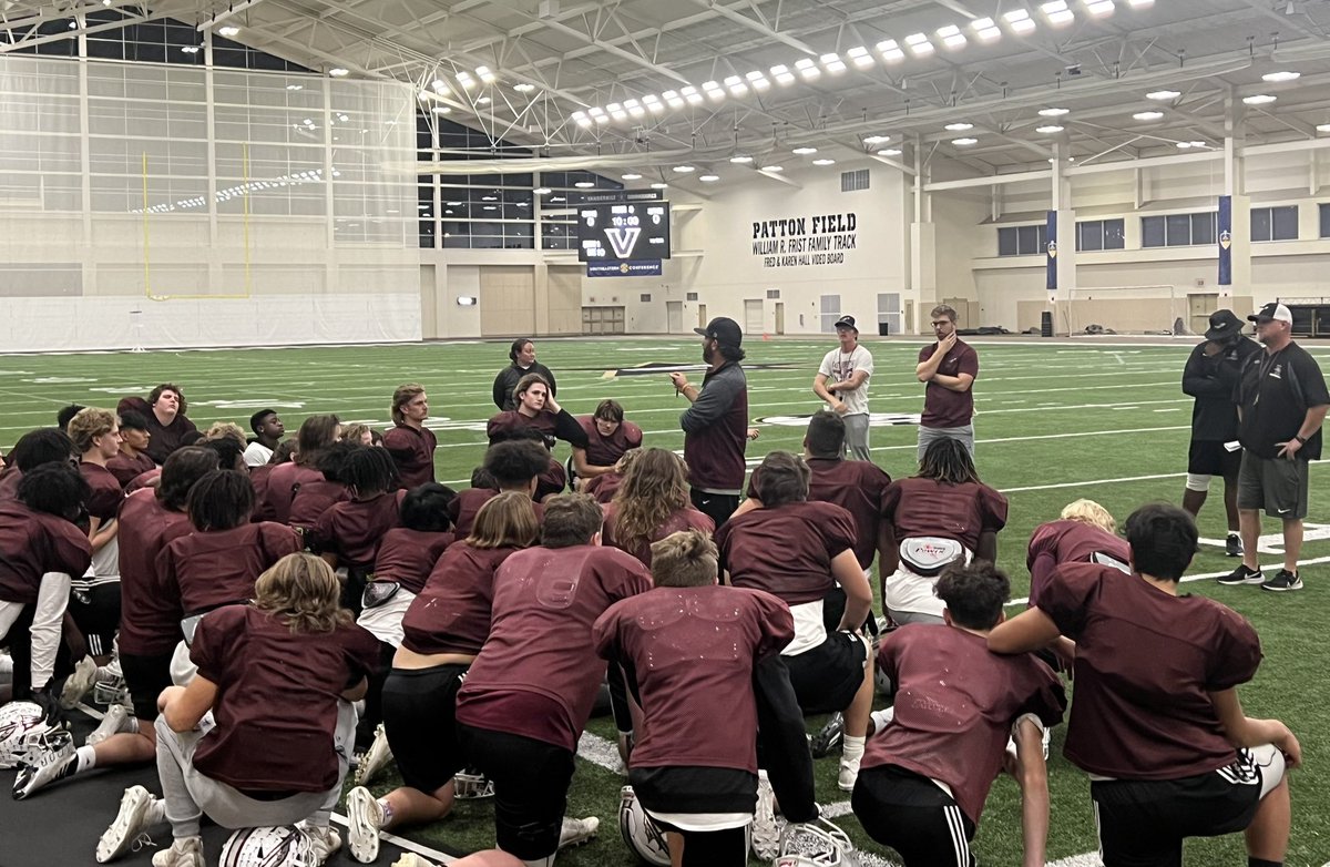 Big shoutout to <a href="/VanderbiltU/">Vanderbilt University</a> for allowing us to use their indoor today.  We were able to get a lot done. Thank you to our QB club for feeding the players and a special thank you to those who got us the charter bus.  #ERFAMILY