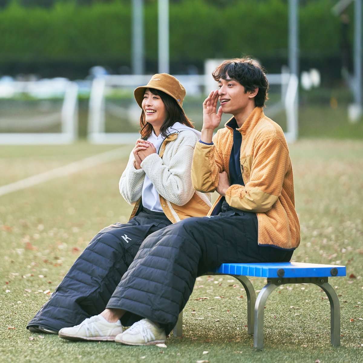 lifestyle_mzn's tweet photo. ╲冬のスポーツ観戦にNEWアイテム✨／
お子さんの応援も寒くなってくるこの季節❄冷たい風が吹き抜ける足元も「クルミーノ」で温かく💛

保温素材『テックフィル』と吸湿発熱素材『ブレスサーモ』を採用し、撥水加工も✨キャンプやテレワークにもおすすめ😊

👉商品はこちら
https://t.co/E6o2vzhreR https://t.co/2V6Uo4SFWI