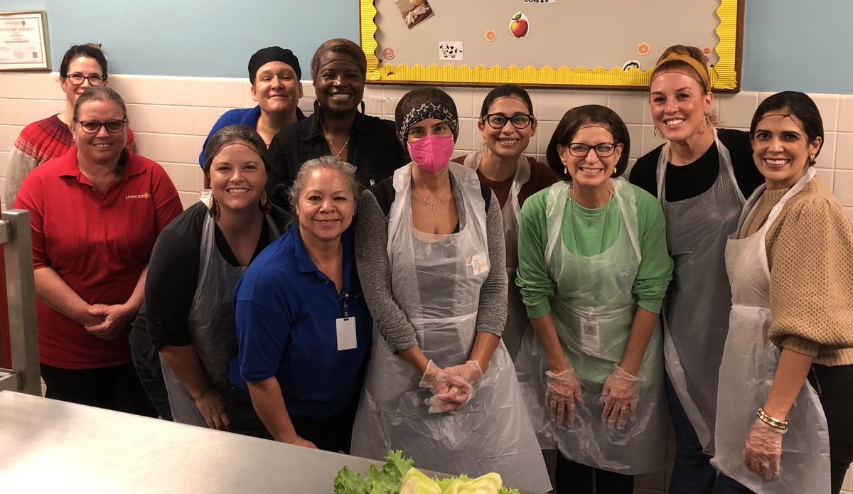 magdalenajistel's tweet image. Feeling so much gratitude @Cypress_Cheetah! 💛🖤 #1LISD #CYPRoadtrip