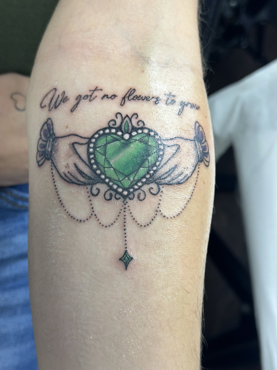 BuckEMTP's tweet image. Sealing our wedding with @NeckDeepUK tattoos.