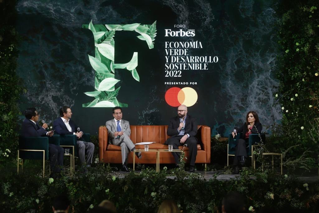 finamoises's tweet photo. Gracias a Forbes por la invitación a AMEFIBRA al Foro Economía Verde y Desarrollo Sostenible con:
*Luis René Ramón- BMV 
*Hugo Petricioli- Franklin Templeton Mexico
*Mauricio Shwsrtzman- Mastercard Mexico
*Roberto Aguilar- Forbes México https://t.co/aLC5fCmK4p