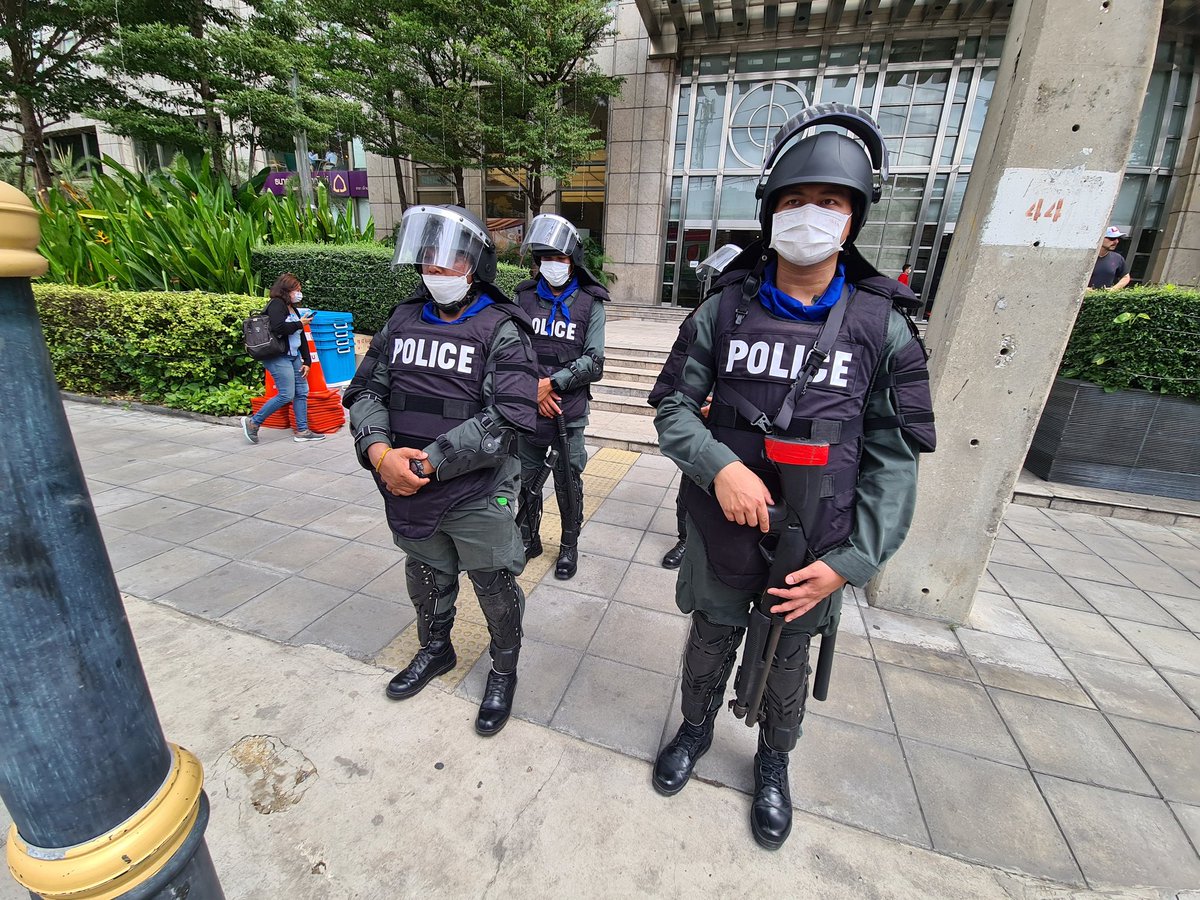 KhaosodEnglish's tweet photo. Security measures deployed around Queen Sirikit National Convention Centre, the site of #APEC  Summit, include border patrol police, known for tough respond to protesters. The site &amp; surrounding areas are off limits to protest. 
(Photos by @PravitR) #Thailand  #APEC2022THAILAND https://t.co/9oIy4GylWo