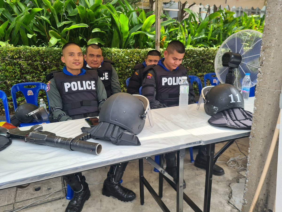 KhaosodEnglish's tweet photo. Security measures deployed around Queen Sirikit National Convention Centre, the site of #APEC  Summit, include border patrol police, known for tough respond to protesters. The site &amp; surrounding areas are off limits to protest. 
(Photos by @PravitR) #Thailand  #APEC2022THAILAND https://t.co/9oIy4GylWo