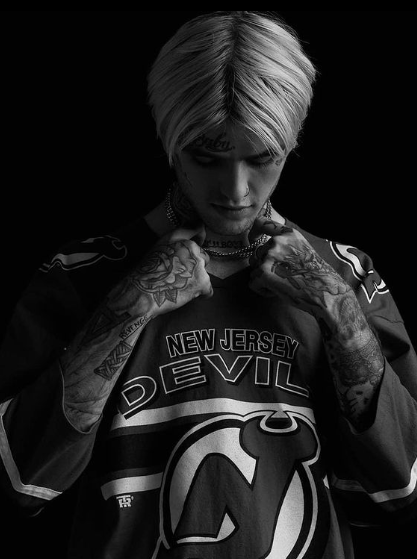 DailyLoud's tweet photo. Lil Peep passed away 5 years ago today. R.I.P. 🙏 https://t.co/NHeQd4uCEJ