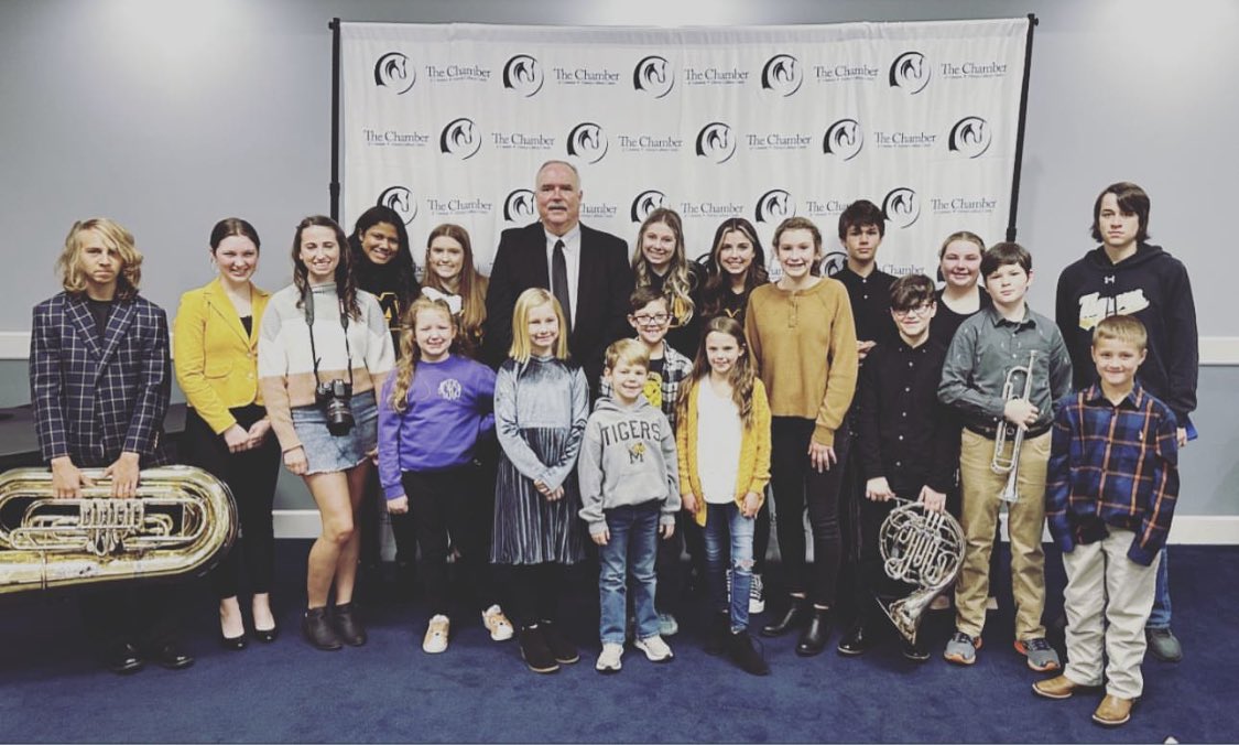 w_york's tweet photo. So proud of our students this morning at the @MurrayChamber Breakfast! Both schools were represented so well! The future is bright for our community. #murrayschools https://t.co/9vuiJmvxTM