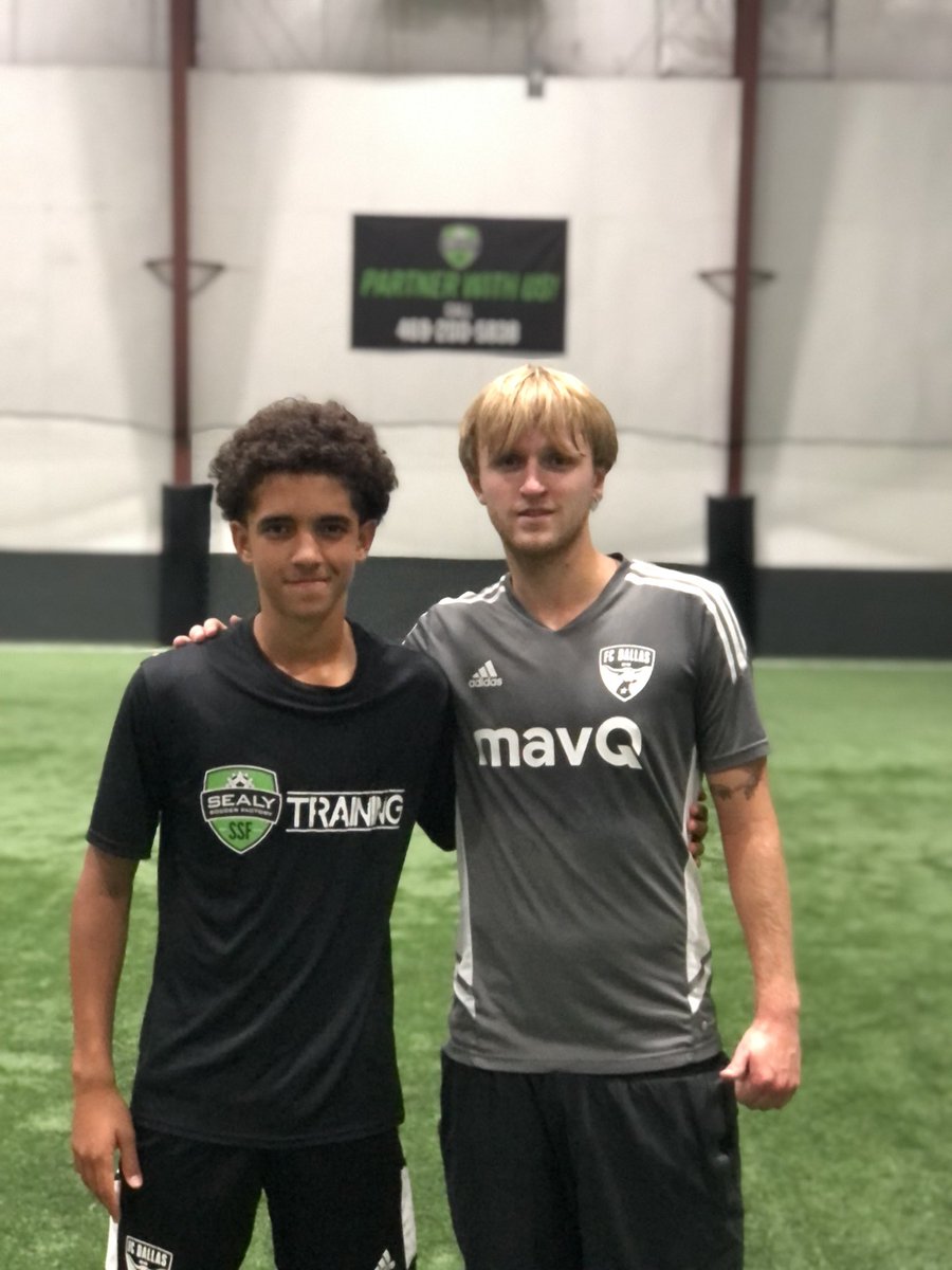 Had the privilege of training along side Thomas Roberts last week <a href="/SealySoccer/">Scott Sealy</a>