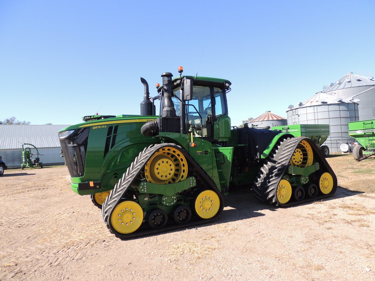 MachineryPete's tweet photo. Video preview of Bruce and Rebecca Terveen online farm retirement auction tomorrow in Emery, SD by @wiemanauction. '21 JD 8R 230 w/ 90 hours, 4 year ext. warranty; '17 JD 9570RX w/ 540 hours; '18 JD S760 w/ 375 sep. hours; '17 JD 1775NT 16RN planter: https://t.co/6HyMI1XEs0 https://t.co/KgDuItVB4L