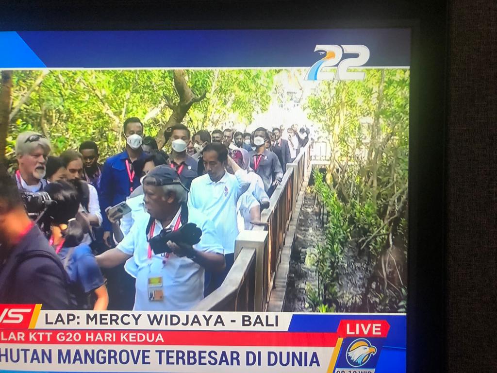 PolJokesID's tweet photo. Dibalik foto2 kunjungan Pak @jokowi , ternyata fotografernya dari @KemenPU 🙏 https://t.co/F2F1XOxI2H
