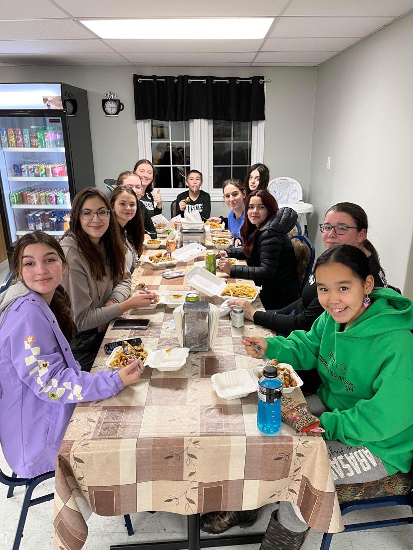 Miss Burden (@desiraeburden) on Twitter photo South coast huskies out for supper after a great practice game! @stlewisacademy <a href="/WillGillettAcad/">William Gillett Acad</a> Thanks for having us <a href="/AcademyBayside/">Bayside Academy</a>, see you at regionals 🏐🏐 South coast huskies out for supper after a great practice game! @stlewisacademy <a href="/WillGillettAcad/">William Gillett Acad</a> Thanks for having us <a href="/AcademyBayside/">Bayside Academy</a>, see you at regionals 🏐🏐