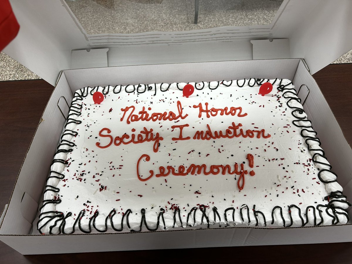 srastevenson's tweet photo. Congratulations to all of our new National Honor Society Inductees 🎉 https://t.co/fWIB2Br9uJ