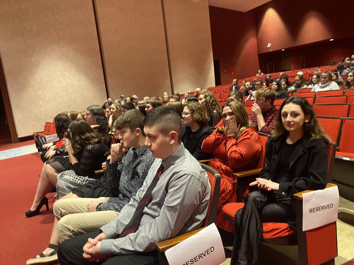 srastevenson's tweet photo. Congratulations to all of our new National Honor Society Inductees 🎉 https://t.co/fWIB2Br9uJ