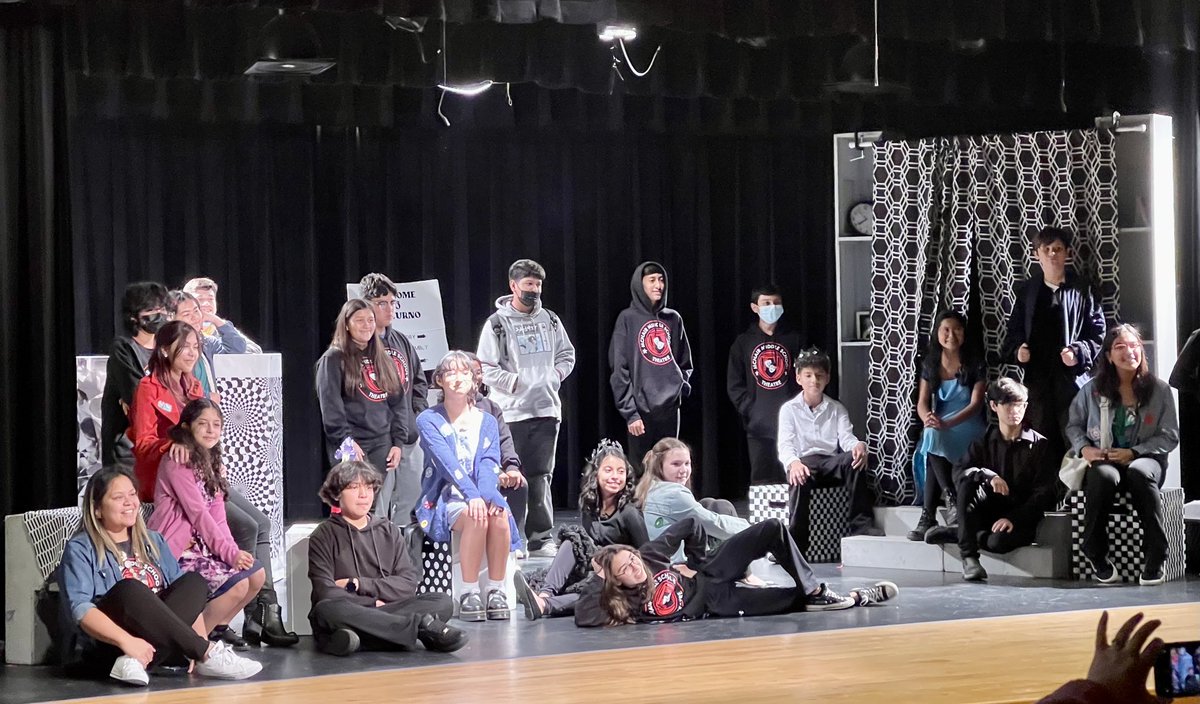 swisd_mcn's tweet photo. Wow! What a performance put on by our Challenger Theatre program last night. They preformed, “Still Life with Iris” in preparation for their UIL One Act Play competition tomorrow. They are led by our amazing Director Ms. Reyna. Good luck Challenger Theatre. #ChallengerFamily https://t.co/ZZEMKCciDq