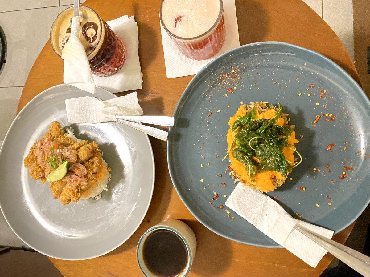 4. Tones no.6
Tempatnya dan makanannya 5/5🥺❤ Apalagi chicken katsunya busyet tebel &amp; juicy. Minumannya krg krn ada busanya😂🥲👍 Sound di kafenya bagus, cuma aku krg cocok sm lagu2nya jd b aja rasanya hehe

Makan dibawah ±188k