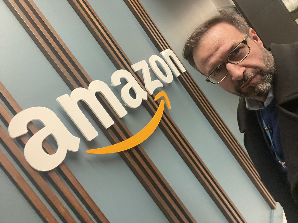 SinanGurman's tweet photo. What a week it was, connecting in person and working with great teams in Seattle...thank you all for bringing your best to it! #alwaysday1 @amazon https://t.co/DEncBq8AQs