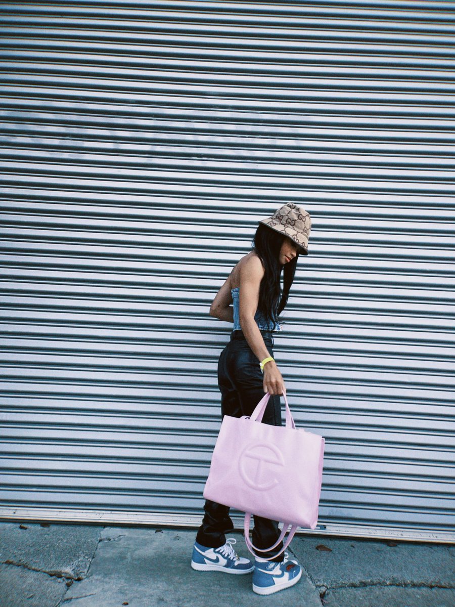 smh i be throwin my fits on every app but twitter 😅