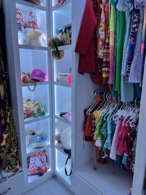 2 pic. Lanta’s closet of porn dreams ?? https://t.co/W6NCZDkB09