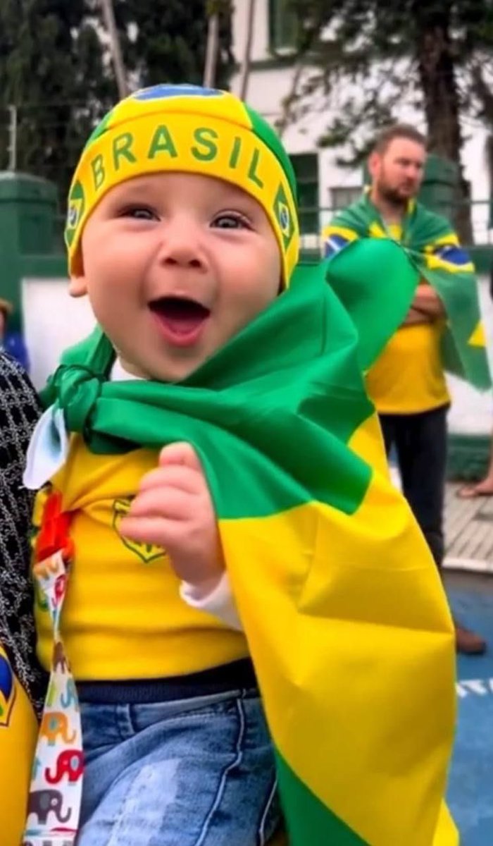 claremibueloni's tweet image. Integrante dos radicais golpistas, ultra perigoso 🇧🇷👊