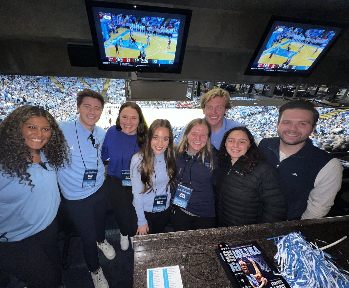UNC_SpAd's tweet photo. Thank you so much @BubbaUNC for hosting us tonight at the @UNC_Basketball game! #GoHeels 💙🏀 https://t.co/xkbYVR1YQT