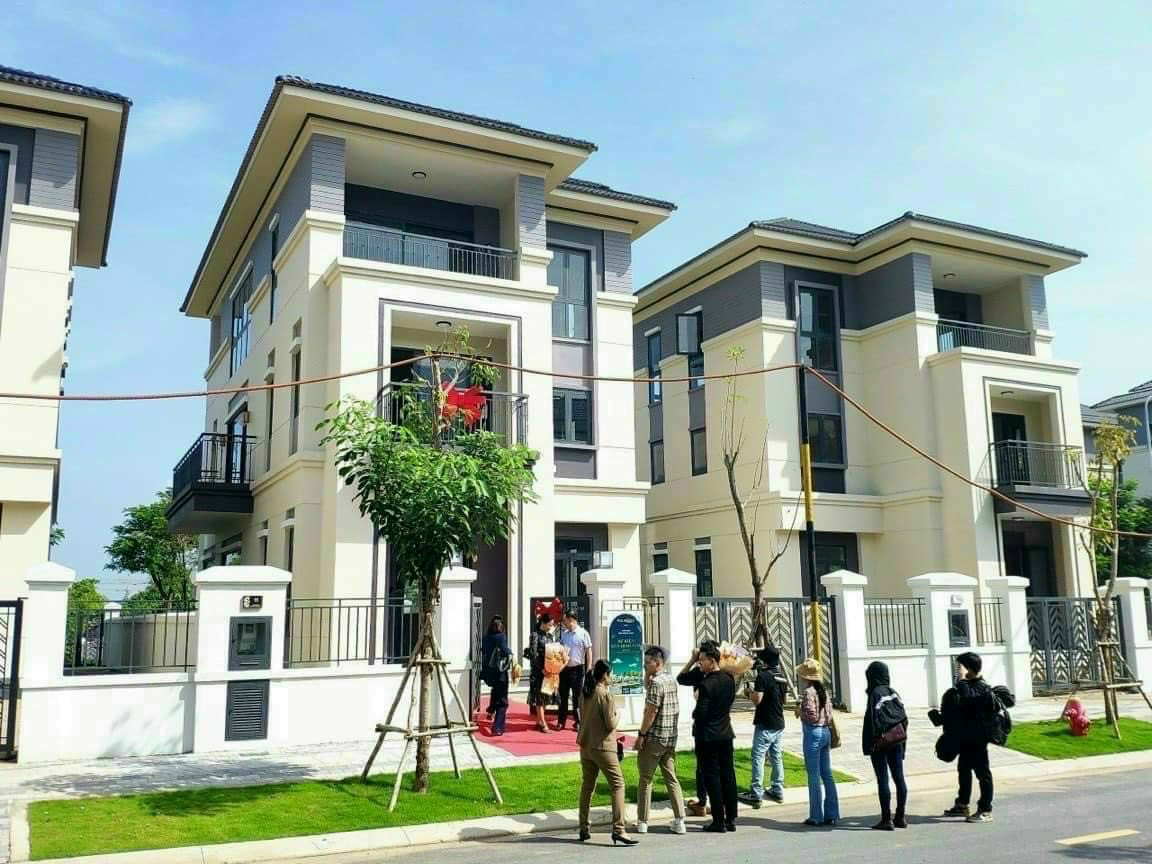 Property_Nova's tweet photo. Thời buổi nhiễu nhương, Tin đồn tràn lan
🎀 E đi nhận nhà với khách 🎀

Anh chị có nghe đồn hay đọc báo thấy điều khúc mắc thì liên hệ em giải đáp nhé.

Đừng để tin đồn thất thiệt làm mất cơ hội của bản thân

☎️ Em Duy : 0911 747 838

#aquacity #novaland https://t.co/rXD9PuRHay