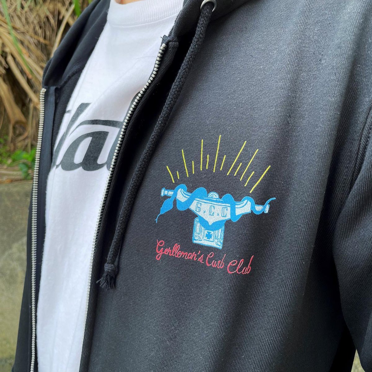 harahabu's tweet photo. ジップパーカー新作
Skate Shop AMACMA × 原ハブ屋
GENTLEMANS CURB CLUB
こちらからどーぞ↓
https://t.co/OvFoy1MimG
#原ハブ屋 #AMACMA #スケートボード
#スケボー #アマクマ #パロディ #奄美 #パーカー #奄美大島 #suzuri
#skateboard #skate #sk8 #rustic
#curbclub #slappy https://t.co/Mmhw2MTa9e