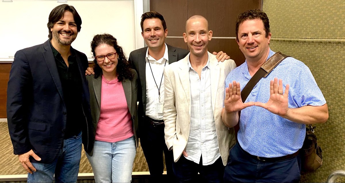 Thank you to <a href="/nytimes/">The New York Times</a> reporters <a href="/PatriciaMazzei/">Patricia Mazzei</a> + <a href="/mayaaking/">Maya King</a>, <a href="/MiamiHerald/">Miami Herald</a>’s <a href="/DriscollAmy/">Amy Driscoll</a> &amp; <a href="/nbc6/">NBC 6 South Florida</a>’s <a href="/PhilPrazan/">Phil Prazan</a> for joining our #UMElectionCourse at <a href="/univmiami/">University of Miami</a> with <a href="/klofstad/">Casey Klofstad</a> &amp; @JoeUscinski and giving our students a behind the scenes look at how you covered the 2022 midterms! 🙌🏼