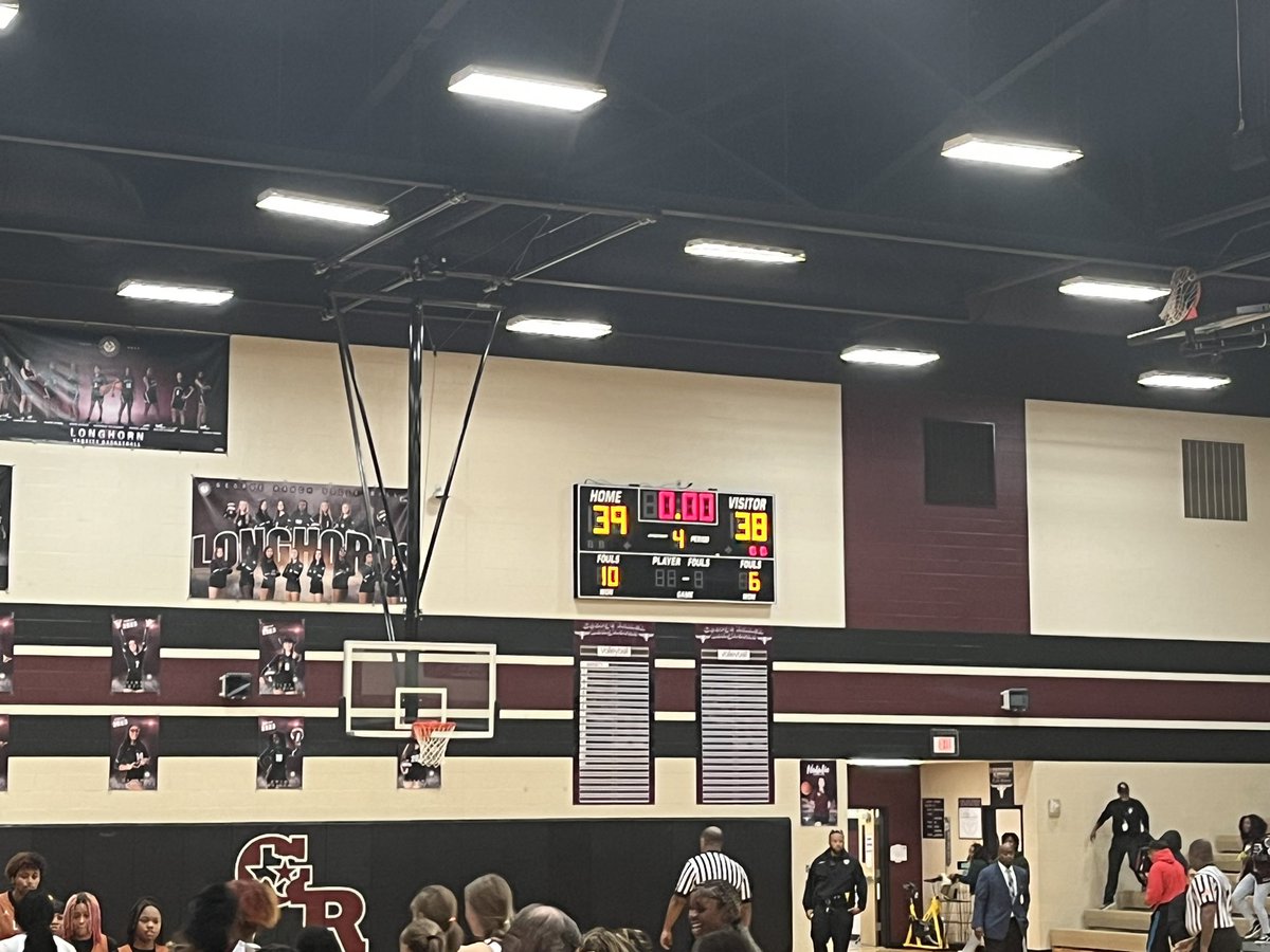 Good win! Loved the defensive intensity of this crew tonight! #WeAreGR
#BEunComfortable 
<a href="/GRHS_Longhorns/">GRHS Longhorn Athletics</a> @GRHSgirlxctrack <a href="/pinkpatterson/">Heather Patterson</a>