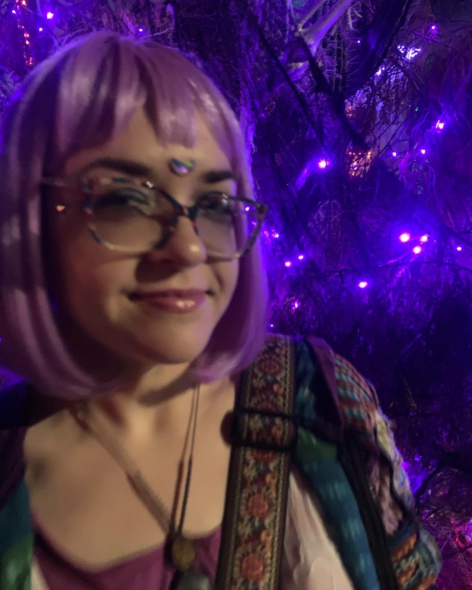 lovemoonrising's tweet photo. Spent Halloween in Phoenix and thought my life would take a new direction finally, but I ended up back in Vermont … and at this point it feels like I can’t get away from this state. But where else could I go anyway? It seems like there’s truly no place like “home” on this earth. https://t.co/5vDFkokB6S