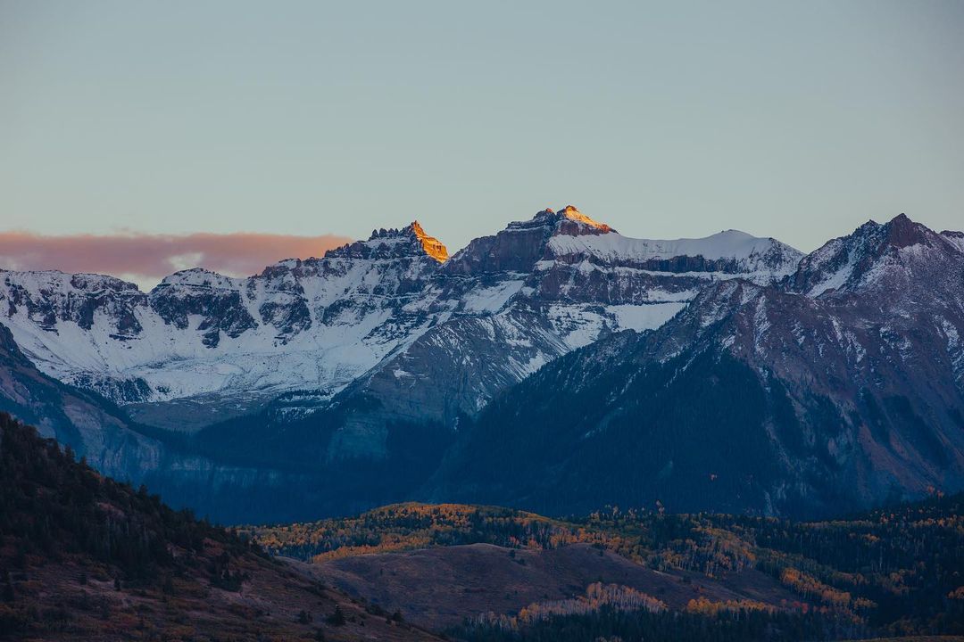 Mountains are better when you add snow! 🏔

📸: markdingee